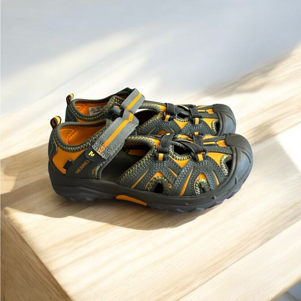 Merrell Boy’s Hydro Olive Waterproof Shoes. Size 2.0W.